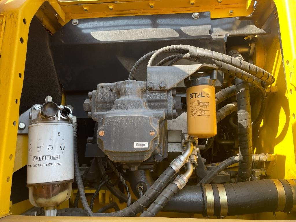 Komatsu PC 210 - حفار زاحف: صورة 4 Komatsu PC 210 - حفار زاحف: صورة 4