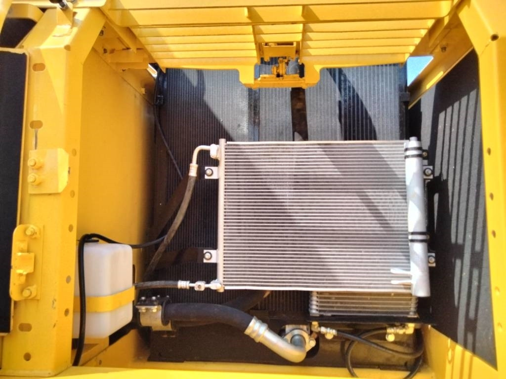 Komatsu PC 240 - حفار زاحف: صورة 3 Komatsu PC 240 - حفار زاحف: صورة 3