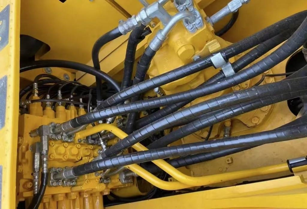 Komatsu PC 240 - حفار زاحف: صورة 4 Komatsu PC 240 - حفار زاحف: صورة 4