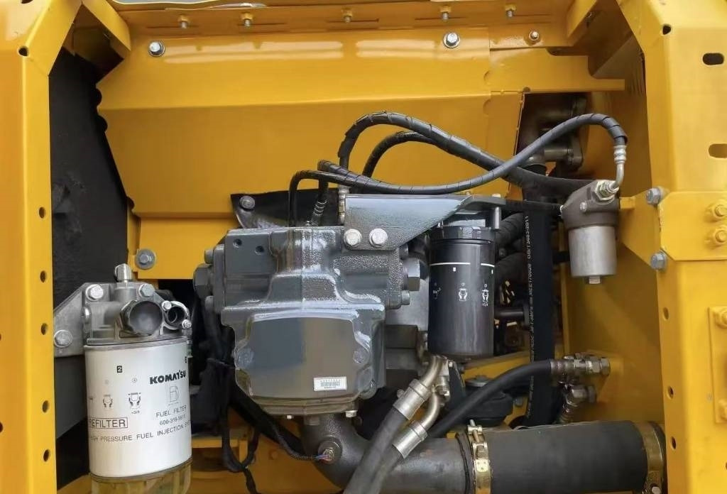 Komatsu PC 240 - حفار زاحف: صورة 5 Komatsu PC 240 - حفار زاحف: صورة 5
