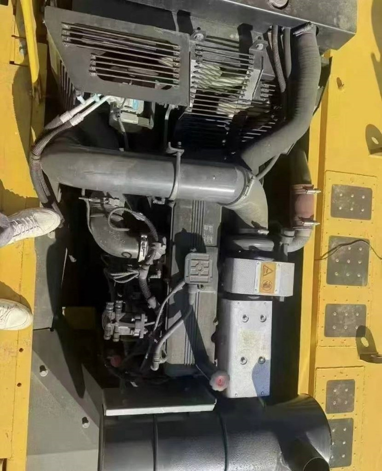 Komatsu PC 350-8 - حفار زاحف: صورة 2 Komatsu PC 350-8 - حفار زاحف: صورة 2