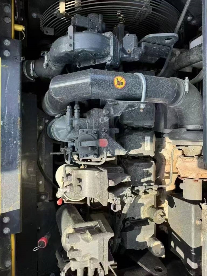 Komatsu PC 400-8 - حفار زاحف: صورة 3 Komatsu PC 400-8 - حفار زاحف: صورة 3