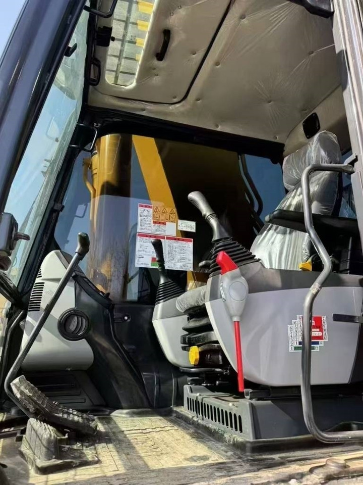 Komatsu PC 400-8 - حفار زاحف: صورة 5 Komatsu PC 400-8 - حفار زاحف: صورة 5