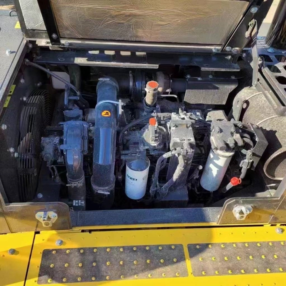 Komatsu PC 450 - حفار زاحف: صورة 4 Komatsu PC 450 - حفار زاحف: صورة 4