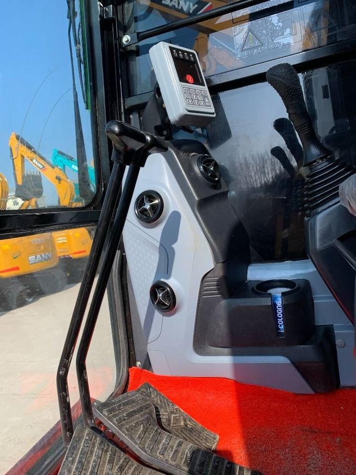 Sany SY 95 C - حفار زاحف: صورة 3 Sany SY 95 C - حفار زاحف: صورة 3