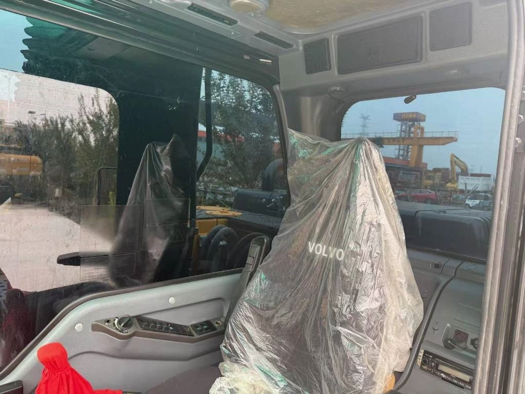 حفار زاحف Volvo 140: صورة 6