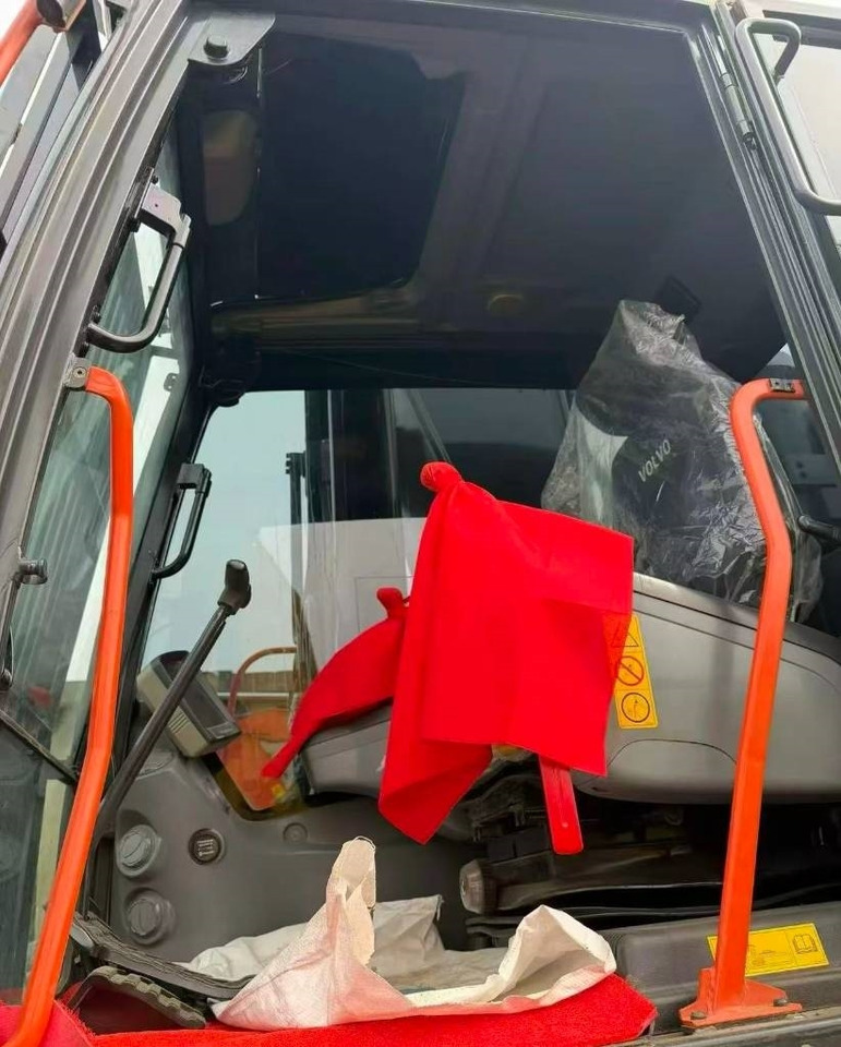 Volvo EC 380 - حفار زاحف: صورة 4 Volvo EC 380 - حفار زاحف: صورة 4