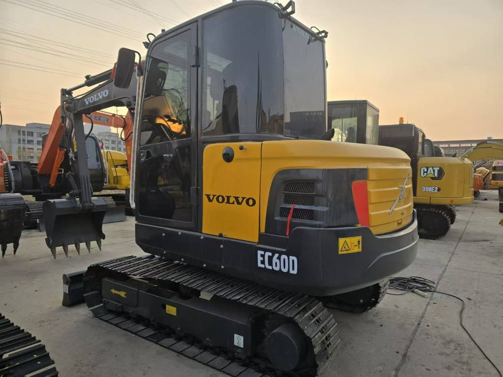 Volvo EC 60 - حفار زاحف: صورة 1 Volvo EC 60 - حفار زاحف: صورة 1