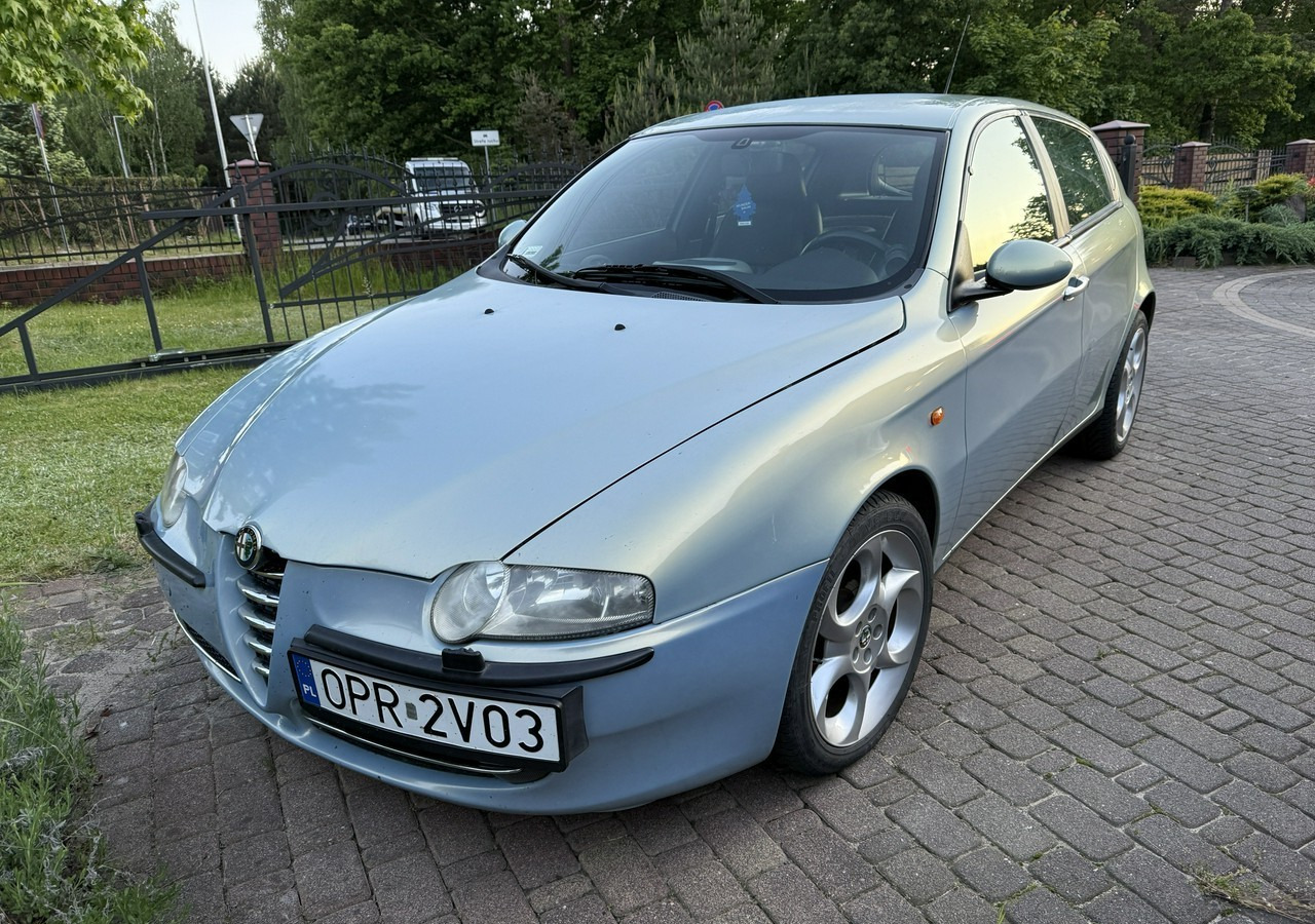 Alfa Romeo 147 Alfa Romeo 147 Klima 1.9 jtd-140KM - سيارة: صورة 2 Alfa Romeo 147 Alfa Romeo 147 Klima 1.9 jtd-140KM - سيارة: صورة 2
