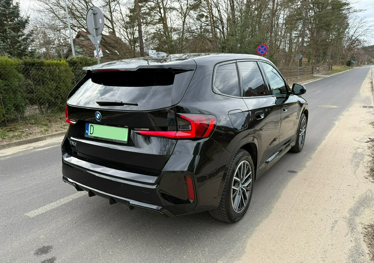 BMW X1 iX1 iX1 xDrive30 313KM M-Sport H/K Panorama AdaptiveLed Masaże Kam360 - سيارة دفع رباعي: صورة 4 BMW X1 iX1 iX1 xDrive30 313KM M-Sport H/K Panorama AdaptiveLed Masaże Kam360 - سيارة دفع رباعي: صورة 4