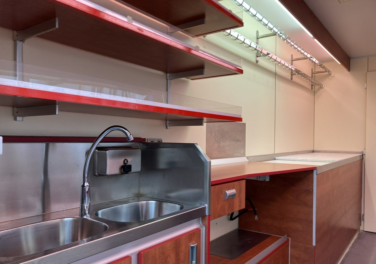 Fiat Ducato Autosklep wędlin Gastronomiczny Food Truck Foodtruck 136tkm Borco 20 - شاحنة بيع: صورة 4 Fiat Ducato Autosklep wędlin Gastronomiczny Food Truck Foodtruck 136tkm Borco 20 - شاحنة بيع: صورة 4