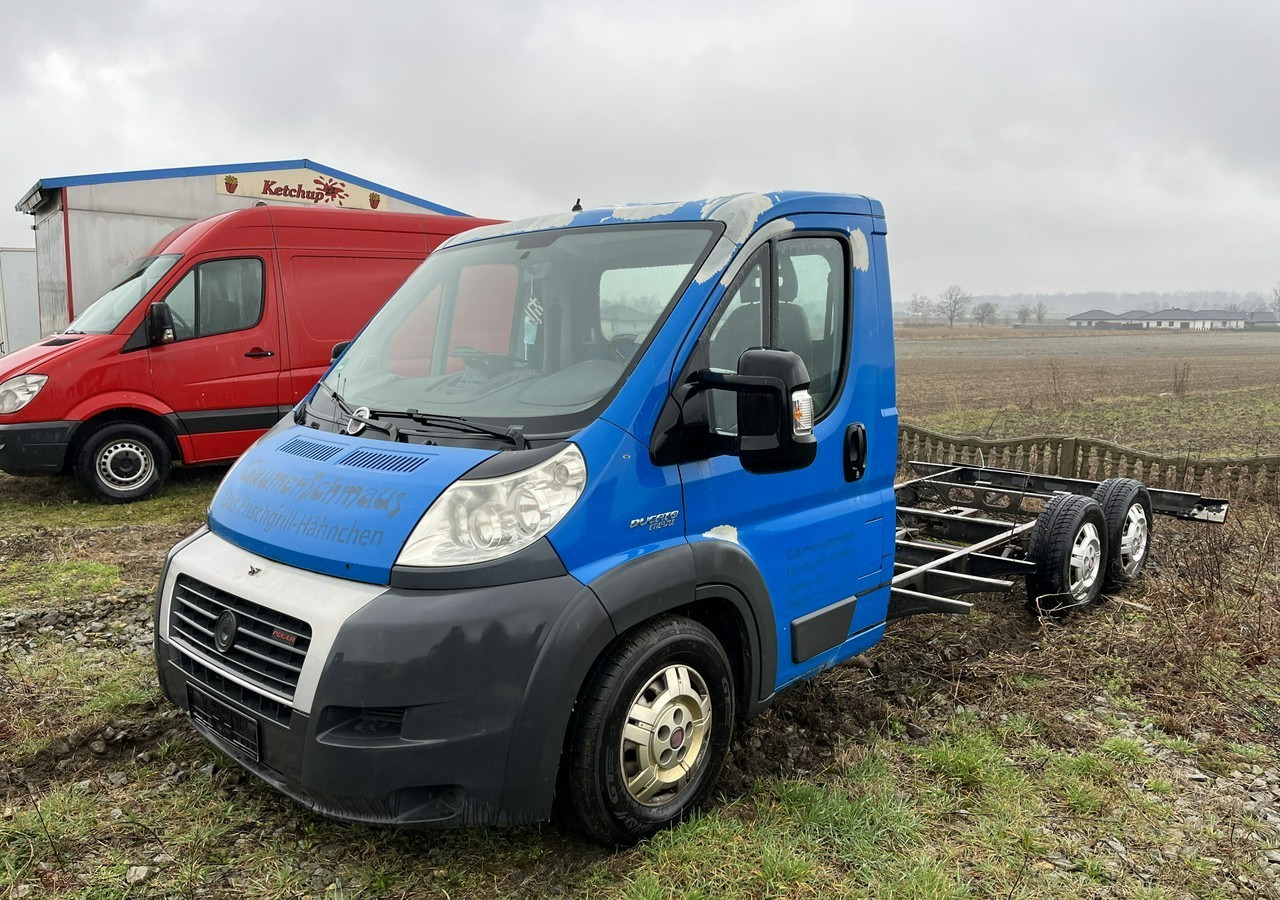 Fiat Ducato Ducato 3.0-160KM Rama pod zabudowę 2011,2009 - شاحنة توصيل مغلقة: صورة 1 Fiat Ducato Ducato 3.0-160KM Rama pod zabudowę 2011,2009 - شاحنة توصيل مغلقة: صورة 1
