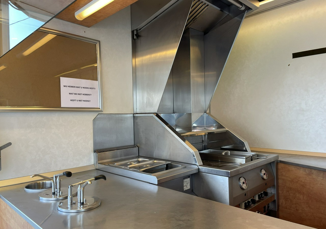 Fiat Ducato Fiat Autosklep Grill Gastronomiczny Food Truck Foodtruck sklep - شاحنة بيع: صورة 3 Fiat Ducato Fiat Autosklep Grill Gastronomiczny Food Truck Foodtruck sklep - شاحنة بيع: صورة 3