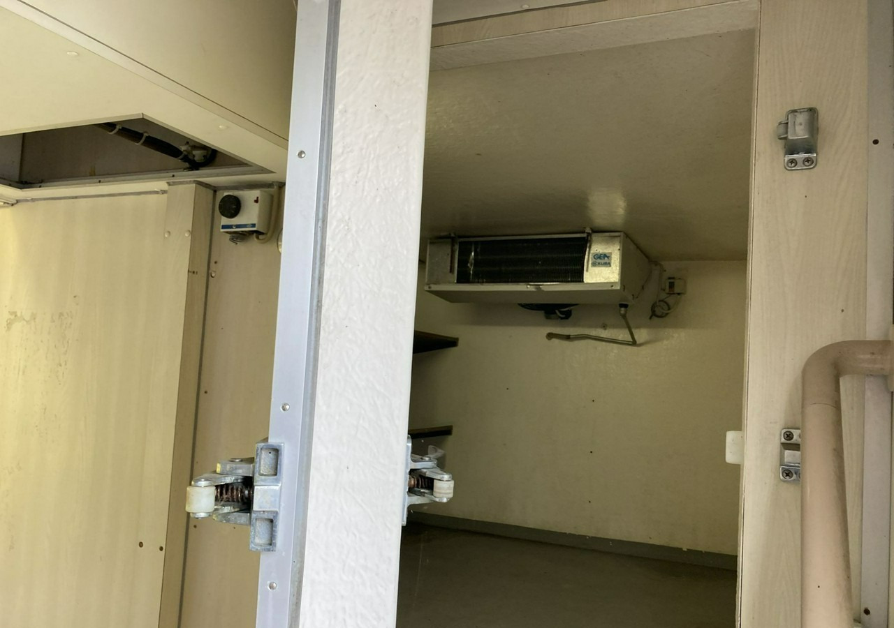 بيع مقطورة Inna Inny naczepa Autosklep wędlin Gastronomiczna food truck foodtruck sklep: صورة 10 بيع مقطورة Inna Inny naczepa Autosklep wędlin Gastronomiczna food truck foodtruck sklep: صورة 10