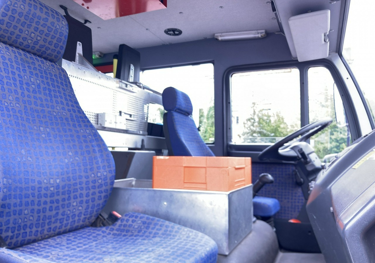 شاحنة حريق MAN Inny MAN MAN 15,250 Straż pożarna gaśnicza 9-osobowa 4X4 Wóz strażacki 2003: صورة 19