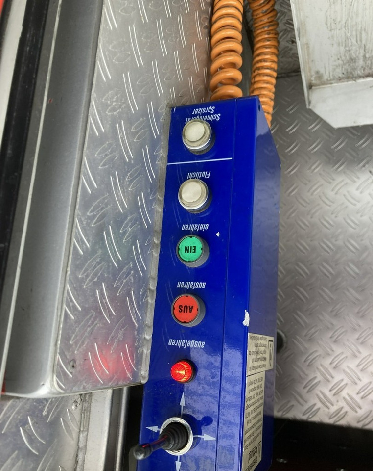 شاحنة حريق MAN Inny MAN MAN 15,250 Straż pożarna gaśnicza 9-osobowa 4X4 Wóz strażacki 2003: صورة 14