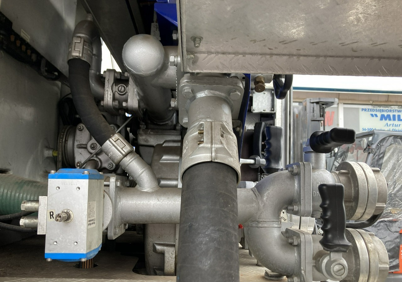 شاحنة حريق MAN Inny MAN MAN 15,250 Straż pożarna gaśnicza 9-osobowa 4X4 Wóz strażacki 2003: صورة 11