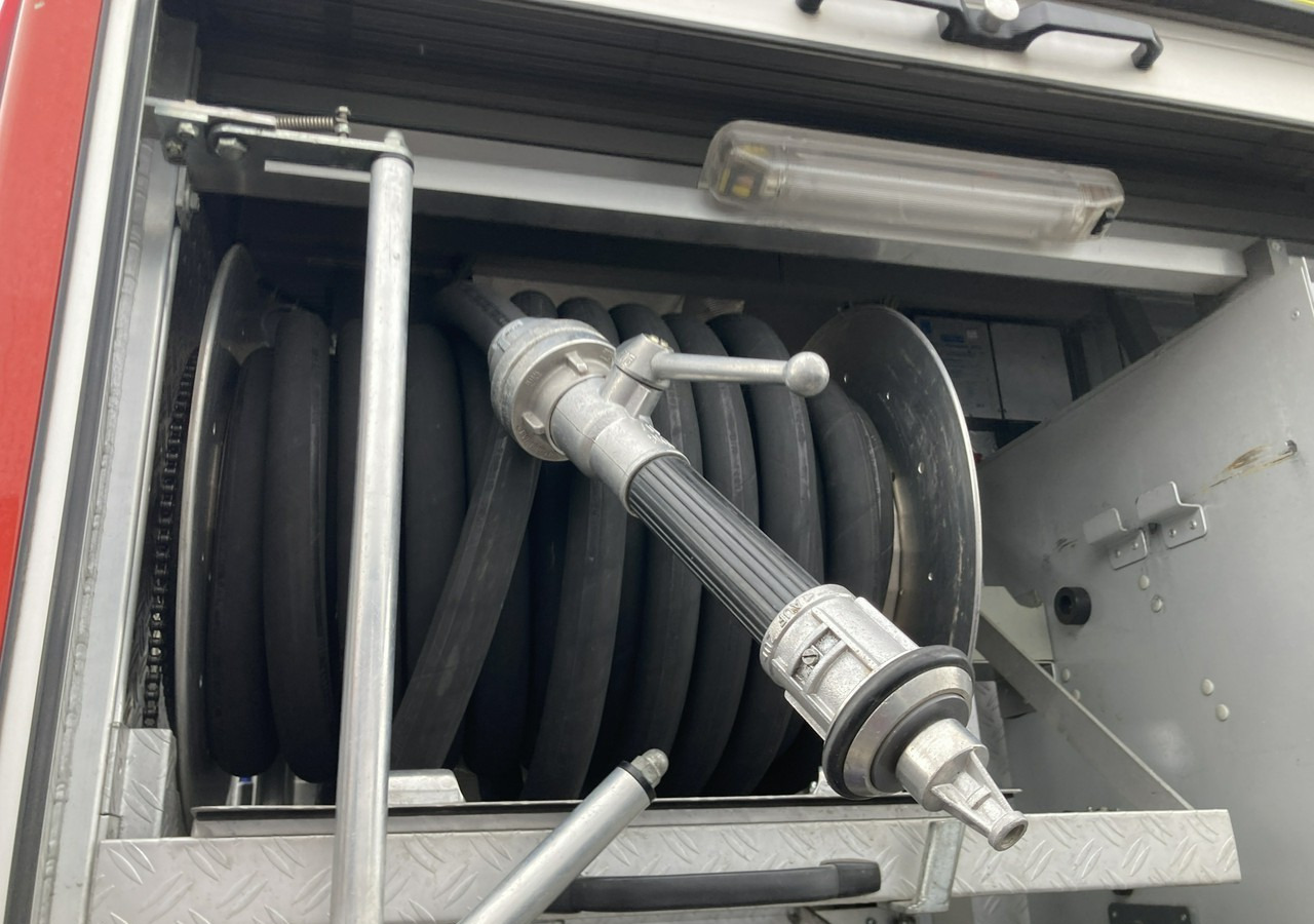 شاحنة حريق MAN Inny MAN MAN 15,250 Straż pożarna gaśnicza 9-osobowa 4X4 Wóz strażacki 2003: صورة 6