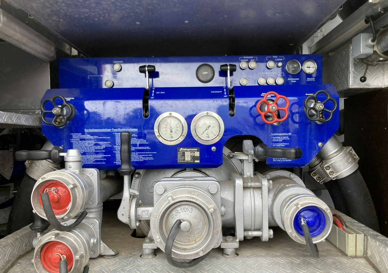 شاحنة حريق MAN MAN 15,250 Straż pożarna gaśnicza 9-oso 4X4 Wóz strażacki 2003 MAN 15,250 Straż pożarna gaśnicza 9-osobowa 4X4 Wóz strażacki 2003: صورة 7