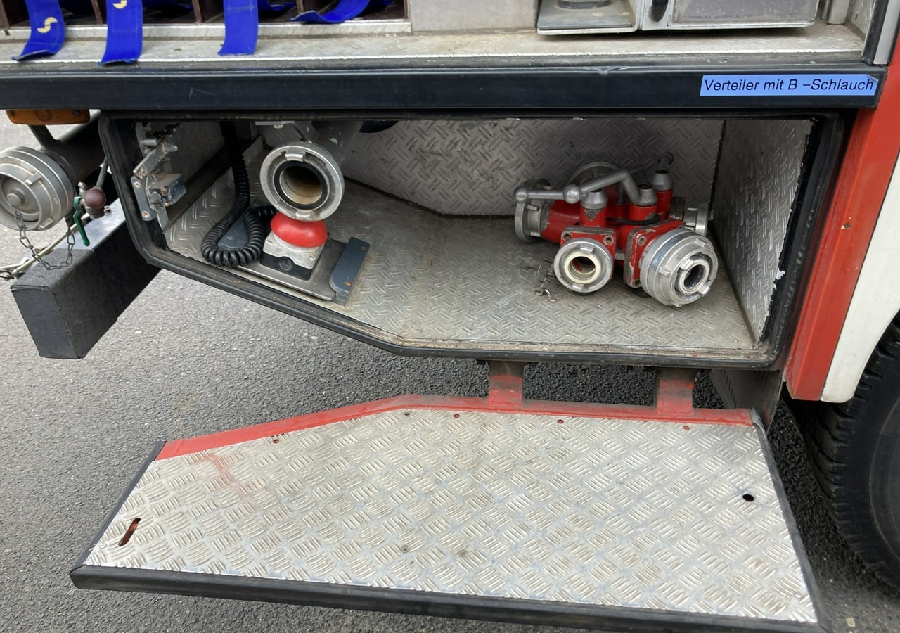 شاحنة حريق MAN MAN 15,250 Straż pożarna gaśnicza 9-oso 4X4 Wóz strażacki 2003 MAN 15,250 Straż pożarna gaśnicza 9-osobowa 4X4 Wóz strażacki 2003: صورة 14