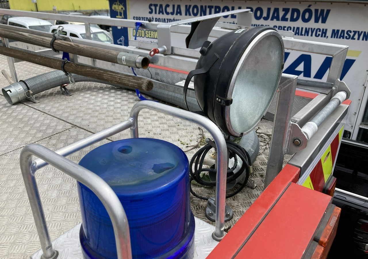 شاحنة حريق MAN MAN 15,250 Straż pożarna gaśnicza 9-oso 4X4 Wóz strażacki 2003 MAN 15,250 Straż pożarna gaśnicza 9-osobowa 4X4 Wóz strażacki 2003: صورة 12