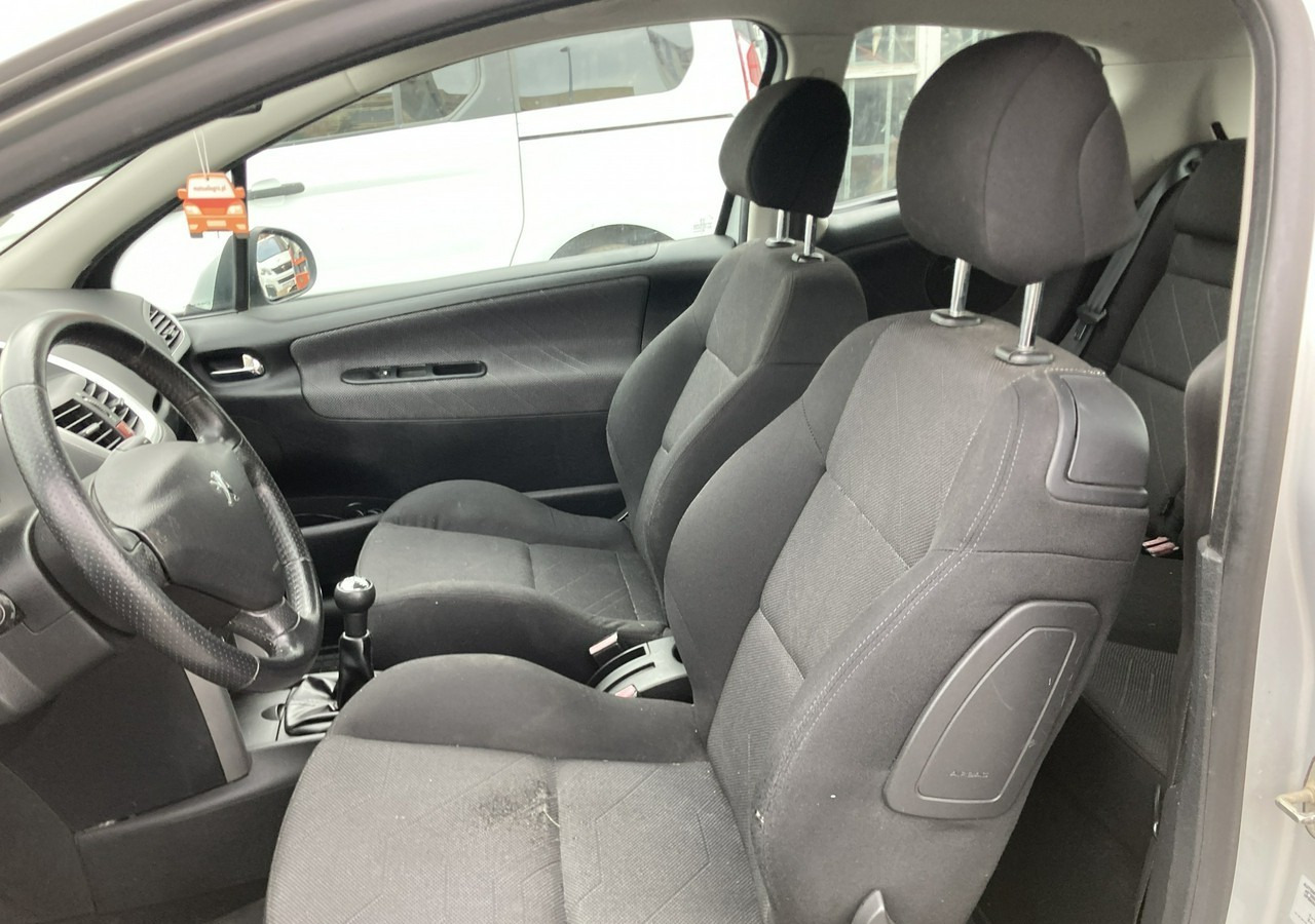 سيارة Peugeot 207 Peugeot 207 1.6HDI-16V Klima 2007: صورة 8