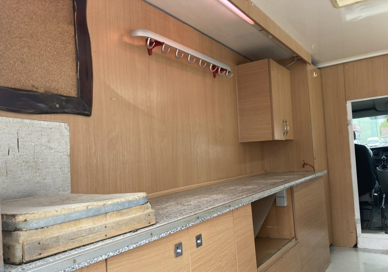 Renault Master Autosklep do Wędlin Gastronomiczny Food Truck Foodtruck Sklep bar 20 - شاحنة بيع: صورة 5 Renault Master Autosklep do Wędlin Gastronomiczny Food Truck Foodtruck Sklep bar 20 - شاحنة بيع: صورة 5