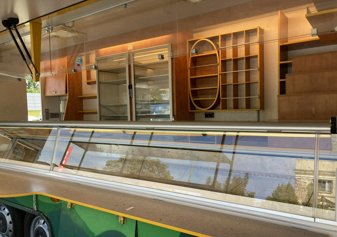 Renault Master Autosklep wędlin sklep bar Gastronomiczny Food Truck Foodtruck Borco - شاحنة بيع: صورة 2 Renault Master Autosklep wędlin sklep bar Gastronomiczny Food Truck Foodtruck Borco - شاحنة بيع: صورة 2