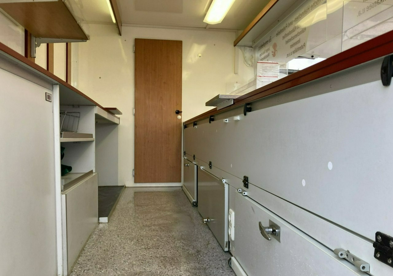 Renault Master Master Autosklep Gastronomiczny Food Truck Foodtruck Sklep bar 2009 - شاحنة بيع: صورة 4 Renault Master Master Autosklep Gastronomiczny Food Truck Foodtruck Sklep bar 2009 - شاحنة بيع: صورة 4