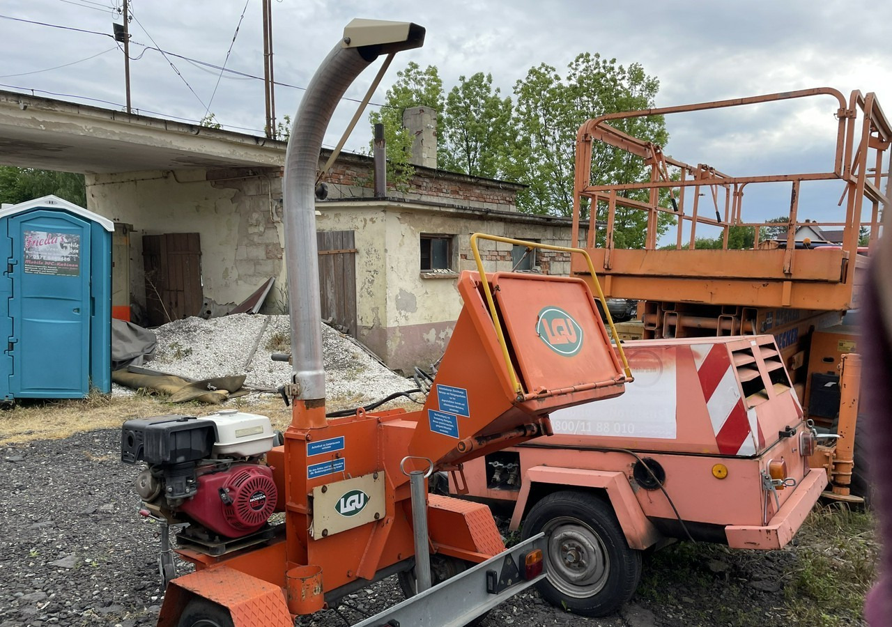 Renault Trafic Rębak LGU MAXI I-10M Rozdrabniacz rębak do gałęzi drewna spalinowy - قاطعة الأخشاب: صورة 4 Renault Trafic Rębak LGU MAXI I-10M Rozdrabniacz rębak do gałęzi drewna spalinowy - قاطعة الأخشاب: صورة 4