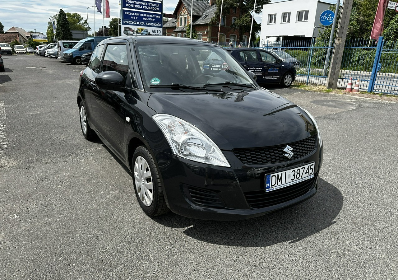 Suzuki Swift V Suzuki Swift 1.2-94KM Klima Model 2012 - سيارة: صورة 1 Suzuki Swift V Suzuki Swift 1.2-94KM Klima Model 2012 - سيارة: صورة 1