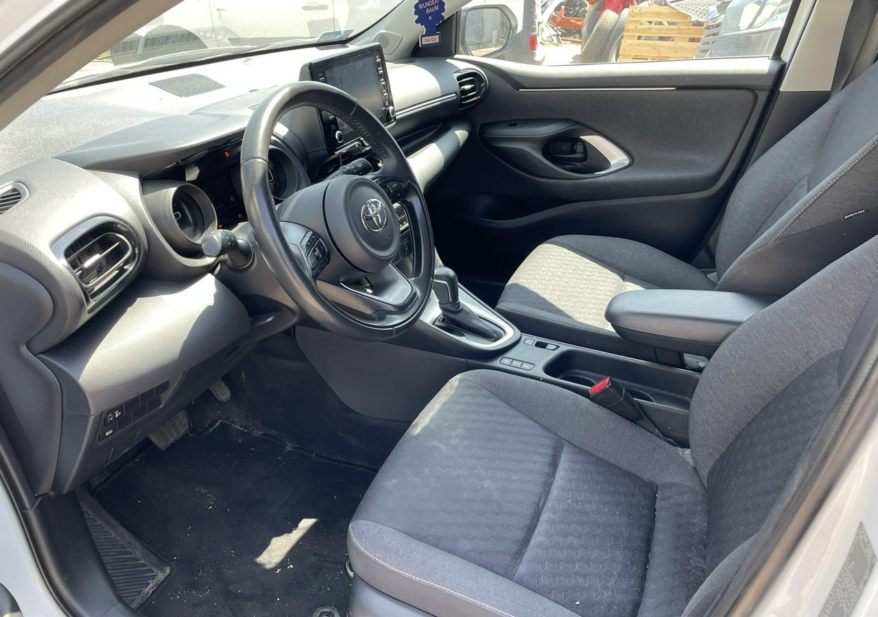 Toyota Yaris IV Toyota Yaris Hybrid 1.5 Active Salon PL 2023 FV 23% - هاتشباك: صورة 3 Toyota Yaris IV Toyota Yaris Hybrid 1.5 Active Salon PL 2023 FV 23% - هاتشباك: صورة 3