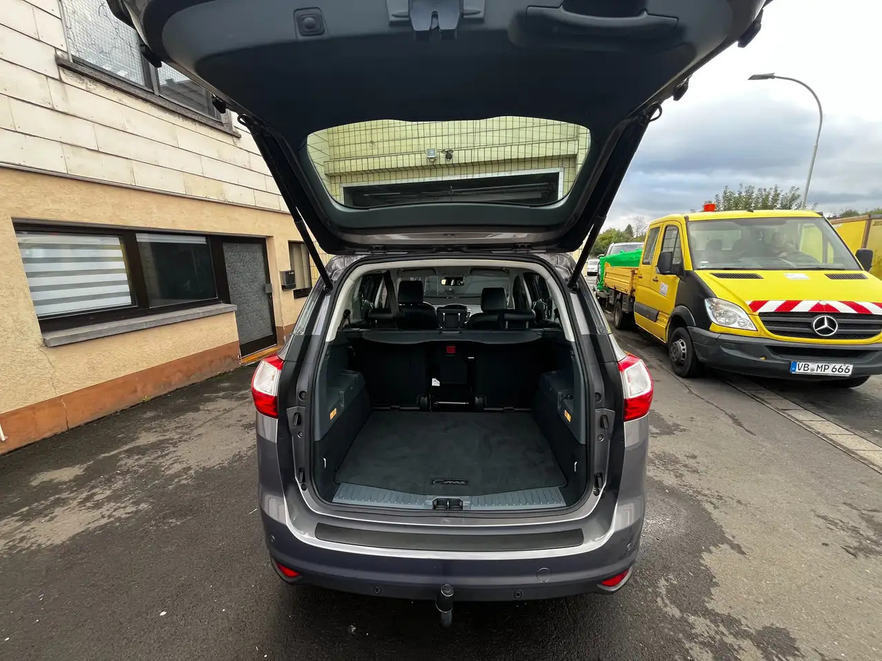 Ford Grand C-Max Titanium Getriebeschaden - سيارة: صورة 5 Ford Grand C-Max Titanium Getriebeschaden - سيارة: صورة 5