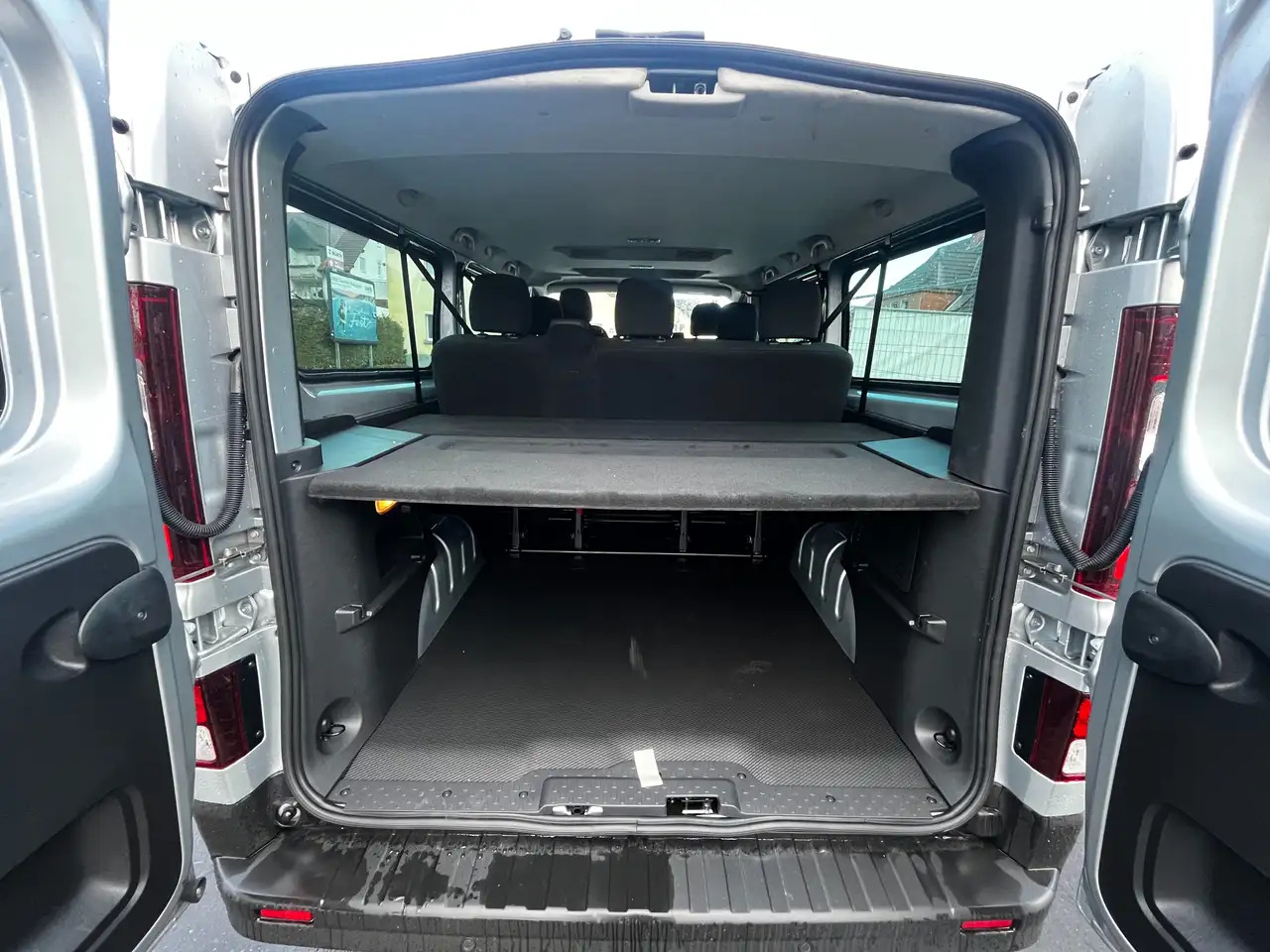 Renault Trafic L2H1 3,0t (8/9 Sitze) Life - حافلة صغيرة, ميكروباص: صورة 5 Renault Trafic L2H1 3,0t (8/9 Sitze) Life - حافلة صغيرة, ميكروباص: صورة 5