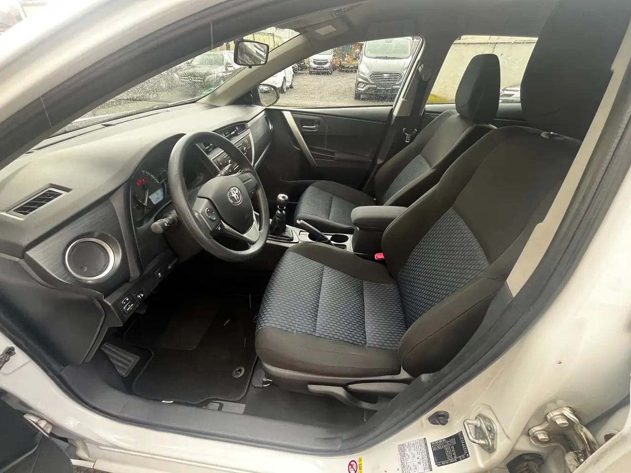 Toyota Auris Cool - سيارة: صورة 4 Toyota Auris Cool - سيارة: صورة 4