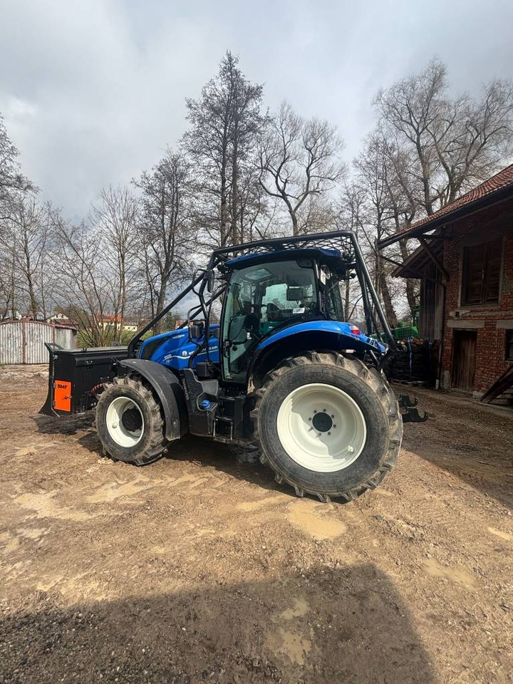 New Holland T5.110 AutoCommand - جرار غابات: صورة 1 New Holland T5.110 AutoCommand - جرار غابات: صورة 1
