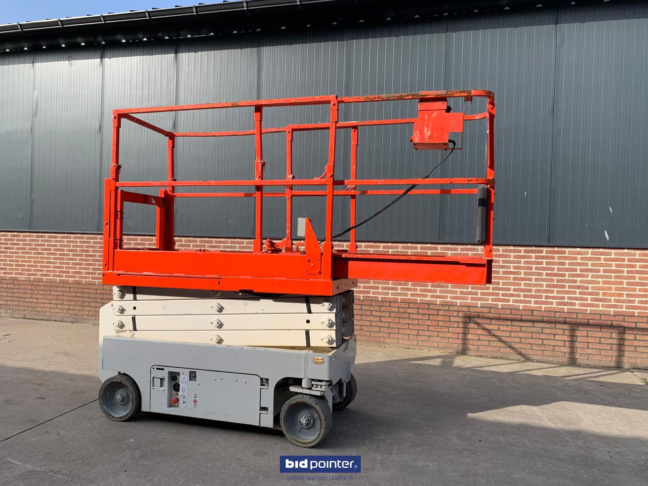Genie GS-1932 - schaarhoogwerker - 7.85 mtr werkhoogte - BJ 2011 - مرفاع مقصي: صورة 2 Genie GS-1932 - schaarhoogwerker - 7.85 mtr werkhoogte - BJ 2011 - مرفاع مقصي: صورة 2