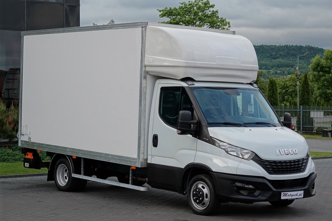 Iveco DAILY 3,0 D / KONTENER / 2021 / BLIŹNIAK / WINDA - شاحنة توصيل مبردة: صورة 1 Iveco DAILY 3,0 D / KONTENER / 2021 / BLIŹNIAK / WINDA - شاحنة توصيل مبردة: صورة 1