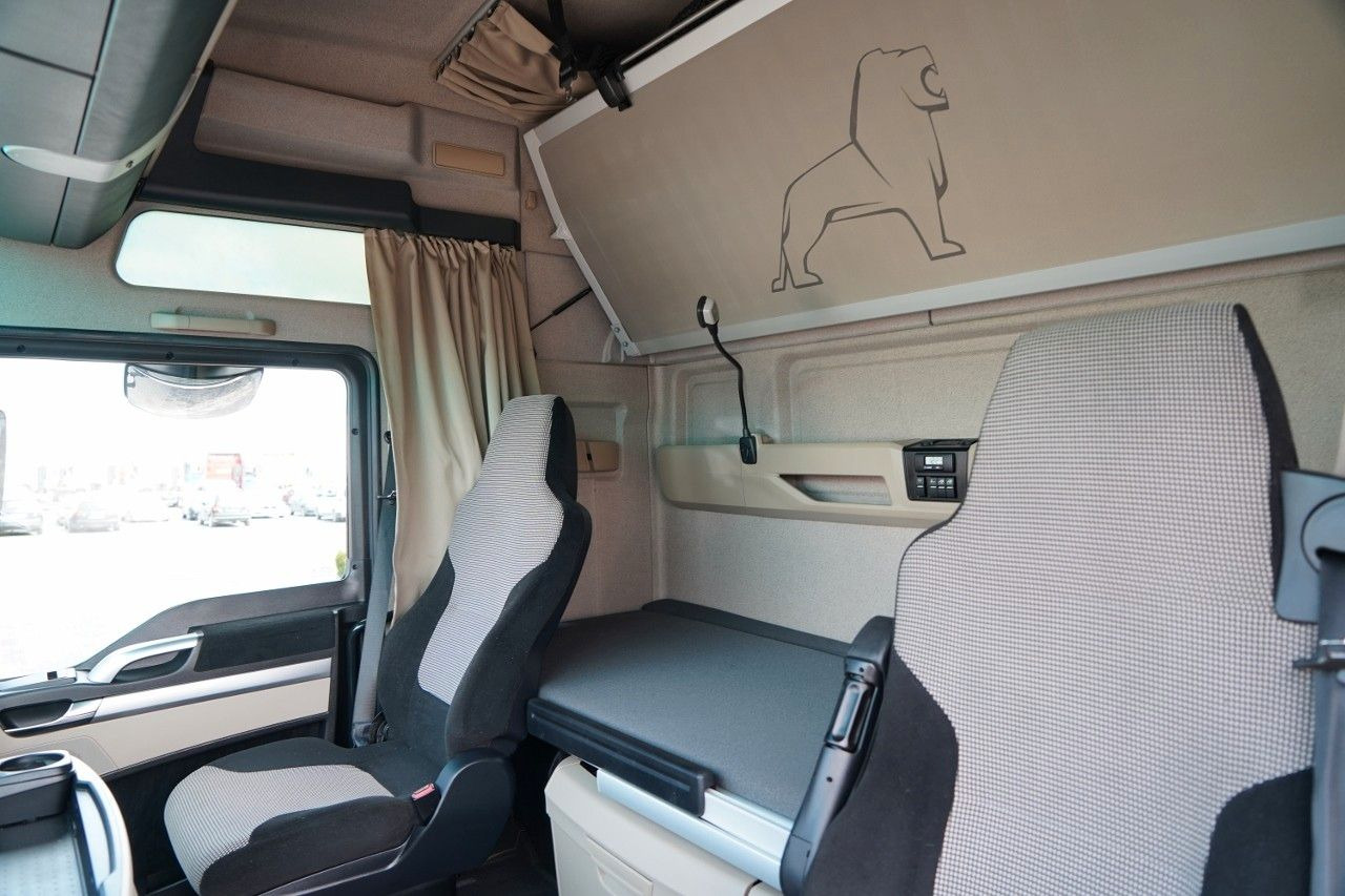 تأجير MAN TGX 18.460 / XXL / RETARDER / NAVI RIO MAN TGX 18.460 / XXL / RETARDER / NAVI RIO: صورة 23 تأجير MAN TGX 18.460 / XXL / RETARDER / NAVI RIO MAN TGX 18.460 / XXL / RETARDER / NAVI RIO: صورة 23