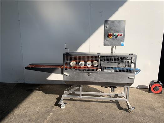 AFT Sandwich cutter - معدات المخابز: صورة 1 AFT Sandwich cutter - معدات المخابز: صورة 1