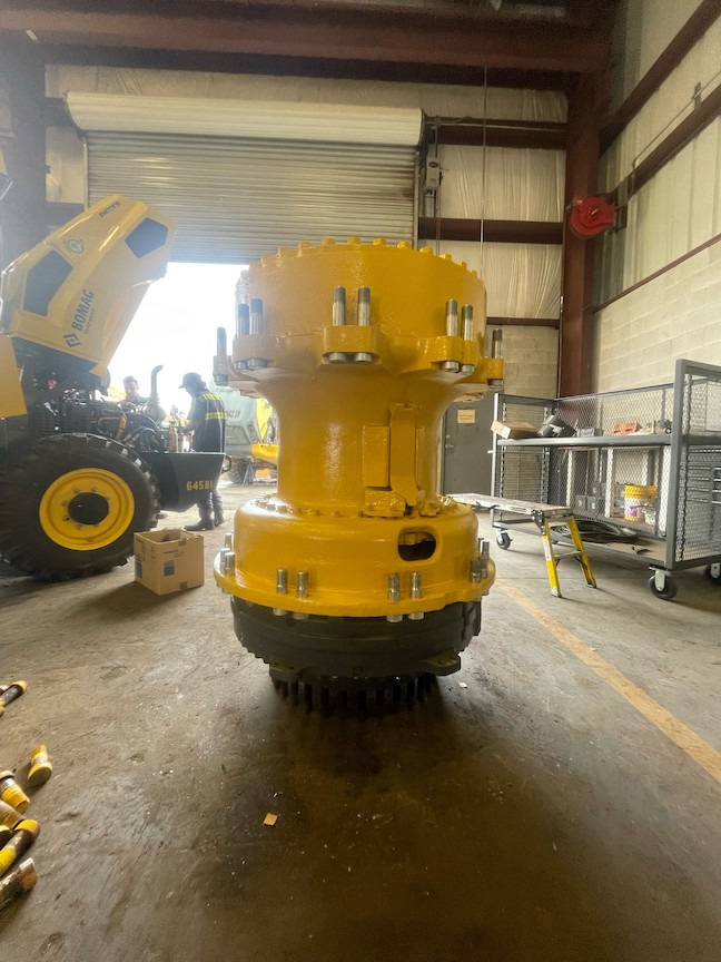 KOMATSU HD785-7 final drive - محرك السفر - شاحنة: صورة 2 KOMATSU HD785-7 final drive - محرك السفر - شاحنة: صورة 2
