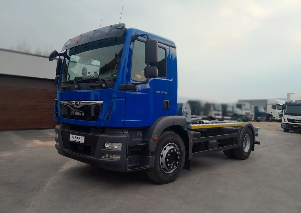 MAN TGM 18.340 urządzenie hakowe AXOR - شاحنة برافعة خطافية: صورة 1 MAN TGM 18.340 urządzenie hakowe AXOR - شاحنة برافعة خطافية: صورة 1