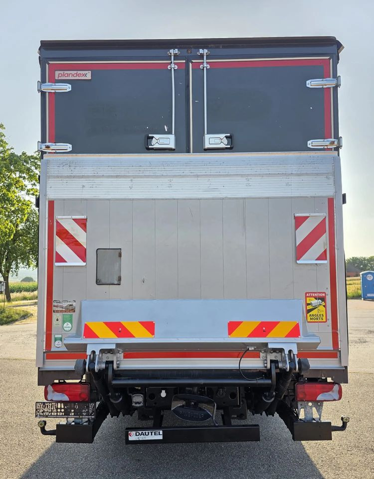 MAN TGM 15.290 / BURTO-FIRANKA / CAŁY NA PODUSZKACH /KLIMA POSTOJOWA / 2018R / NISKI PRZEBIEG / 18 PALET / E6 / JAK NOWY / WINDA / - شاحنة ذات ستائر جانبية: صورة 5 MAN TGM 15.290 / BURTO-FIRANKA / CAŁY NA PODUSZKACH /KLIMA POSTOJOWA / 2018R / NISKI PRZEBIEG / 18 PALET / E6 / JAK NOWY / WINDA / - شاحنة ذات ستائر جانبية: صورة 5