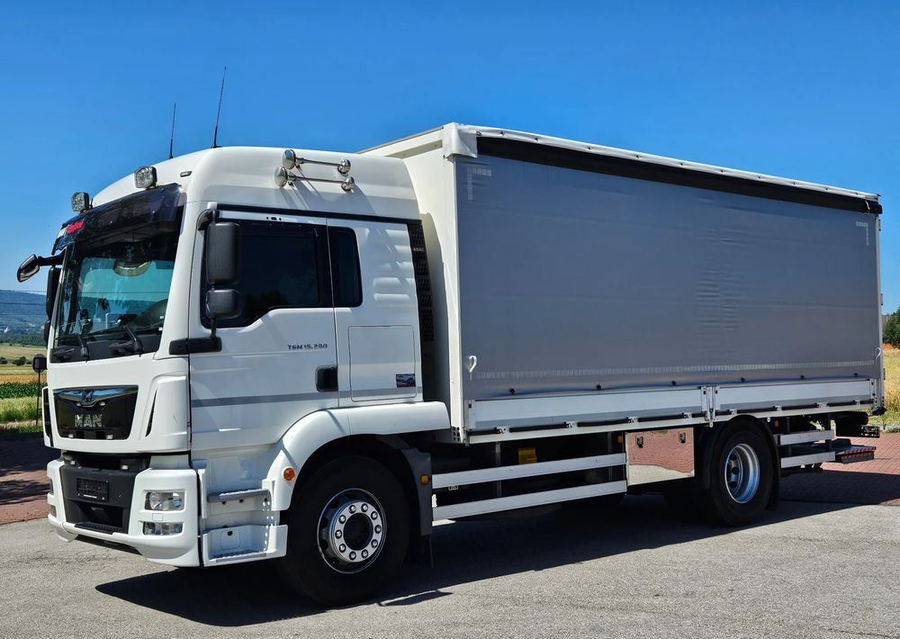 MAN TGM 15.290/E6/FIRANKA/BURTO-FIRANKA/SZKOŁA JAZDY/MAŁY ROZSTAW OSI/16PALET/WINDA/NISKI PRZEBIEG/2019/SERWISOWANY/JAK NOWY - شاحنة ذات ستائر جانبية: صورة 1 MAN TGM 15.290/E6/FIRANKA/BURTO-FIRANKA/SZKOŁA JAZDY/MAŁY ROZSTAW OSI/16PALET/WINDA/NISKI PRZEBIEG/2019/SERWISOWANY/JAK NOWY - شاحنة ذات ستائر جانبية: صورة 1