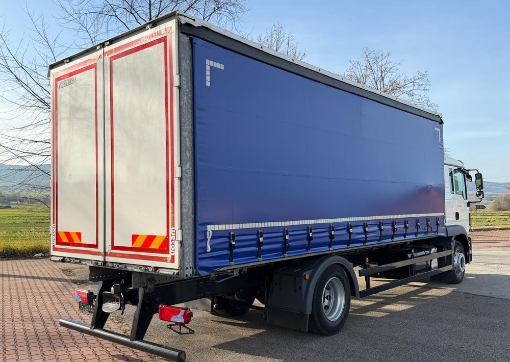 MAN TGM 15.290 / FIRANKA / 2016R / KLIMA POSTOJOWA /SPROWADZONY/ 8T ŁADOWNOŚĆ / 17 PALET / E6 / WINDA / - شاحنة ذات ستائر جانبية: صورة 5 MAN TGM 15.290 / FIRANKA / 2016R / KLIMA POSTOJOWA /SPROWADZONY/ 8T ŁADOWNOŚĆ / 17 PALET / E6 / WINDA / - شاحنة ذات ستائر جانبية: صورة 5