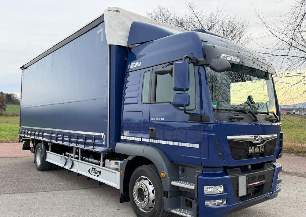 MAN TGM 18.340 / FIRANKA / LIFT / SPROWADZONY / KLIMA POSTOJOWA / 2017 / 9700 ŁADOWNOŚĆ / AUTOMAT / 18 PALET / E6 / WINDA / - شاحنة ذات ستائر جانبية: صورة 1 MAN TGM 18.340 / FIRANKA / LIFT / SPROWADZONY / KLIMA POSTOJOWA / 2017 / 9700 ŁADOWNOŚĆ / AUTOMAT / 18 PALET / E6 / WINDA / - شاحنة ذات ستائر جانبية: صورة 1