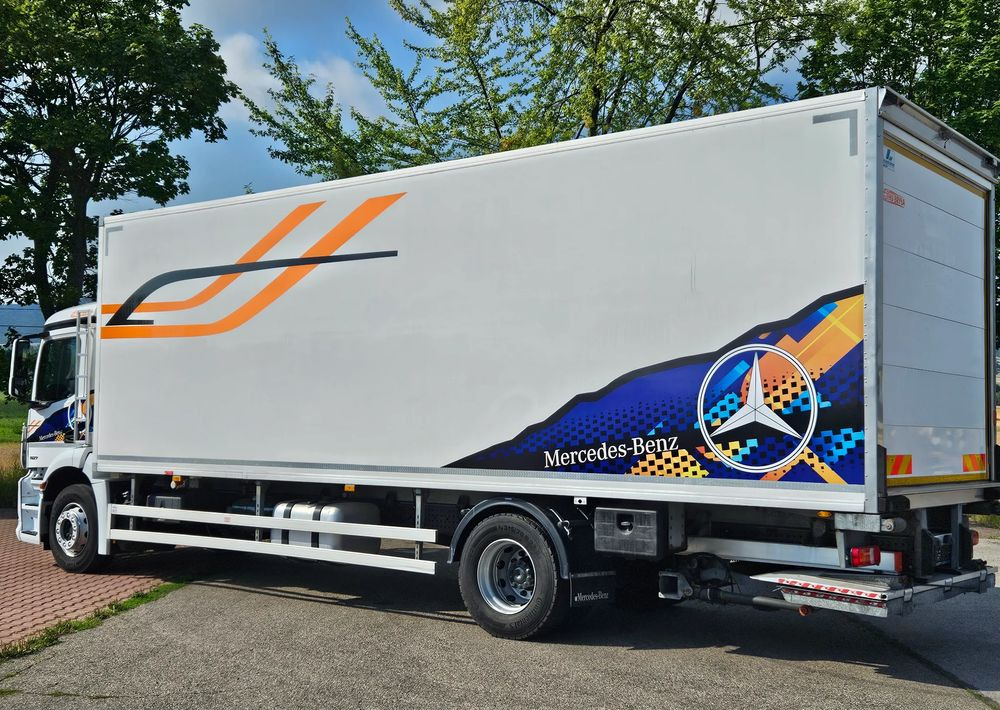 Mercedes-Benz ANTOS 1827/ACTROS/AXOR/CHŁODNIA/IZOTERMA/AGREGAT/WINDA/SUPER STAN/EURO6/SPROWADZONY - شاحنة ذات مبرد: صورة 4 Mercedes-Benz ANTOS 1827/ACTROS/AXOR/CHŁODNIA/IZOTERMA/AGREGAT/WINDA/SUPER STAN/EURO6/SPROWADZONY - شاحنة ذات مبرد: صورة 4