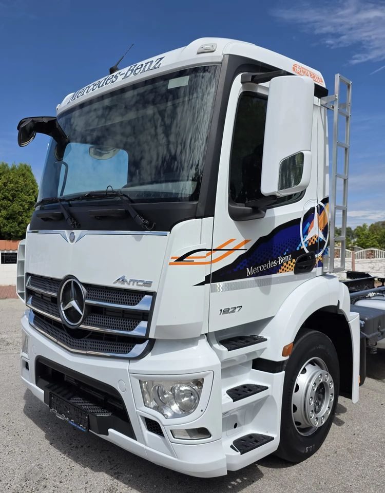 Mercedes-Benz ANTOS 1827 / ATEGO / ACTROS / E6 / ROZSTAW OSI 3.75M / WYWROT / BECZKA / UTRZYMANIE DRÓG / HAKOWIEC / SPROWADZONY / PIERWSZY WŁAŚCICIEL / STAN BDB - شاحنة بهيكل معدني للمقصورة: صورة 5 Mercedes-Benz ANTOS 1827 / ATEGO / ACTROS / E6 / ROZSTAW OSI 3.75M / WYWROT / BECZKA / UTRZYMANIE DRÓG / HAKOWIEC / SPROWADZONY / PIERWSZY WŁAŚCICIEL / STAN BDB - شاحنة بهيكل معدني للمقصورة: صورة 5