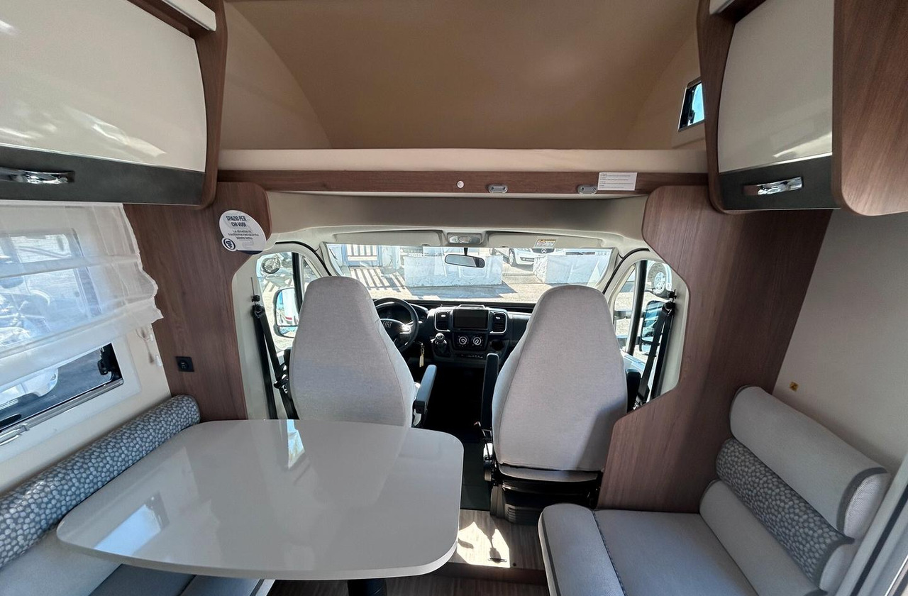 Elnagh BARON 65 - موتر هوم سقف عالي: صورة 4 Elnagh BARON 65 - موتر هوم سقف عالي: صورة 4