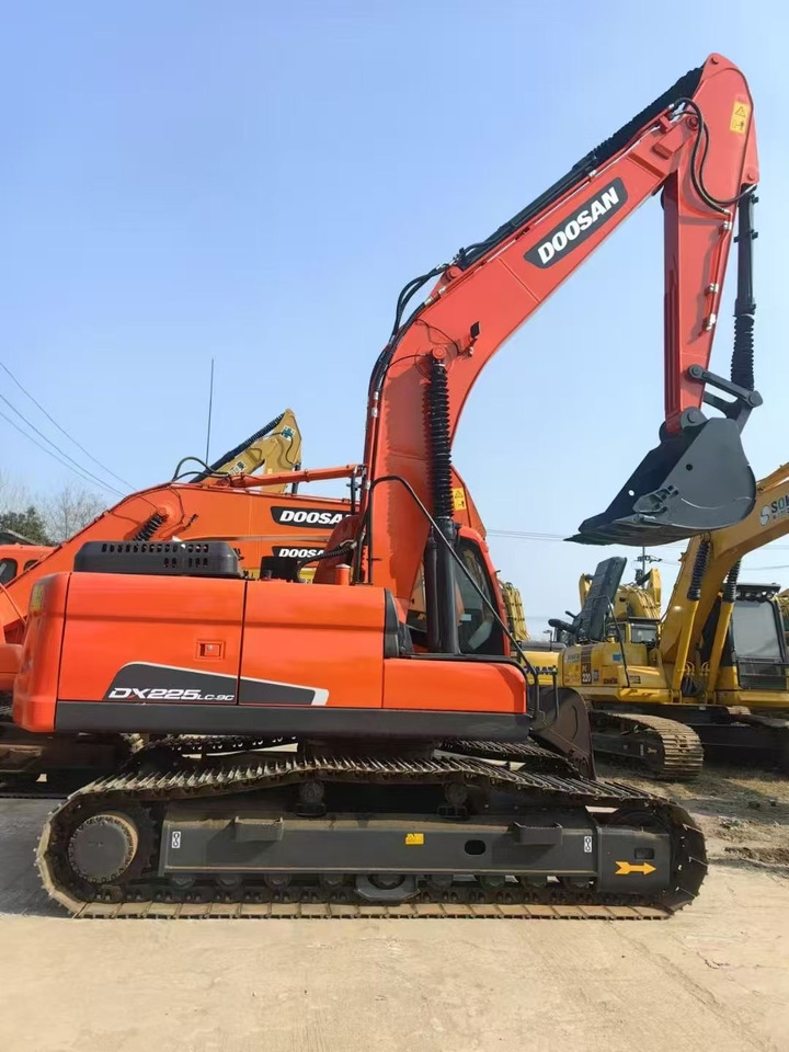 DOOSAN Dx225 - حفار زاحف: صورة 1 DOOSAN Dx225 - حفار زاحف: صورة 1